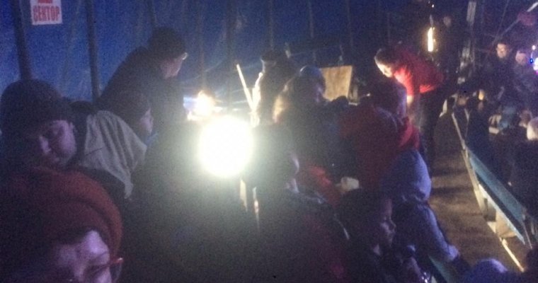 В шапито Усть-Илимска под зрителями обрушилась трибуна
