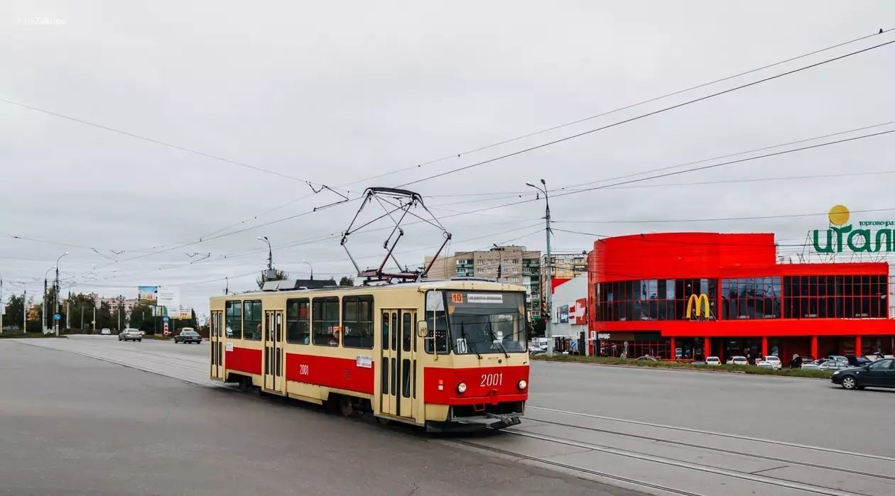 

В Ижевске от жары вздулись трамвайные рельсы

