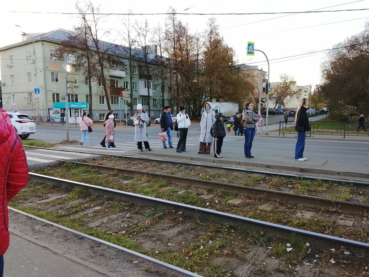 В Ижевске установку ограждений на опасной остановке Речка Карлутка рассмотрят только в 2026 году