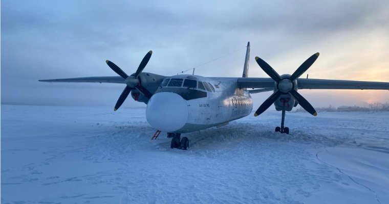 Летчики посадили самолет с 30 пассажирами на реку Колыма в Якутии