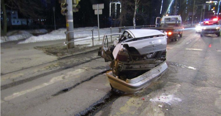 Устроивший ночную аварию с участием 4 машин житель Ижевска был на угнанном авто