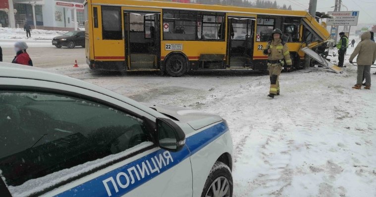 Прокуратура в Ижевске начала проверку после ДТП с автобусом