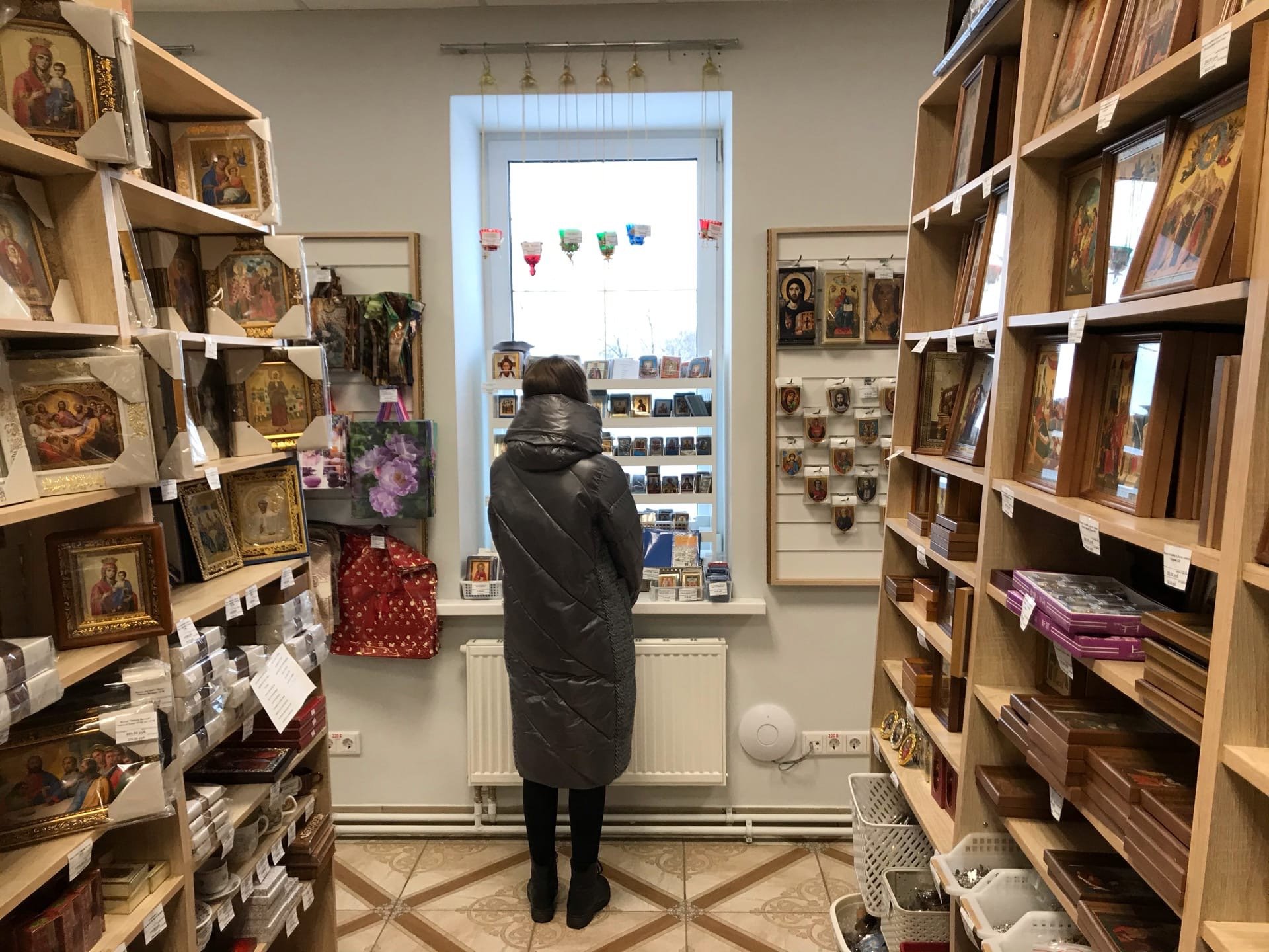 От владельца неканоничной Церковной лавки в Ижевске потребовали сменить вывеску