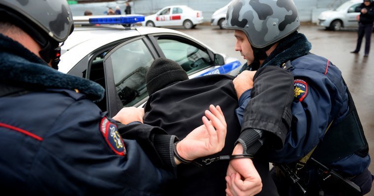 В Ижевске задержали дебошира, который оказался в федеральном розыске 