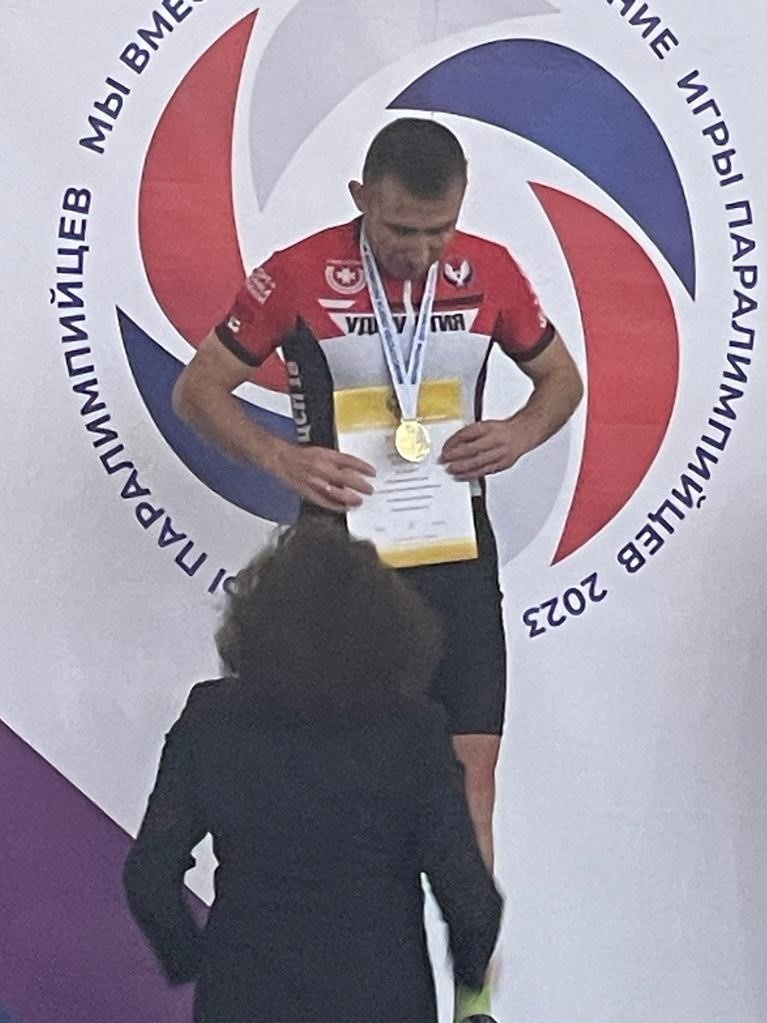 Паралимпиец Сергей Пудов взял золото на чемпионате России по велоспорту 