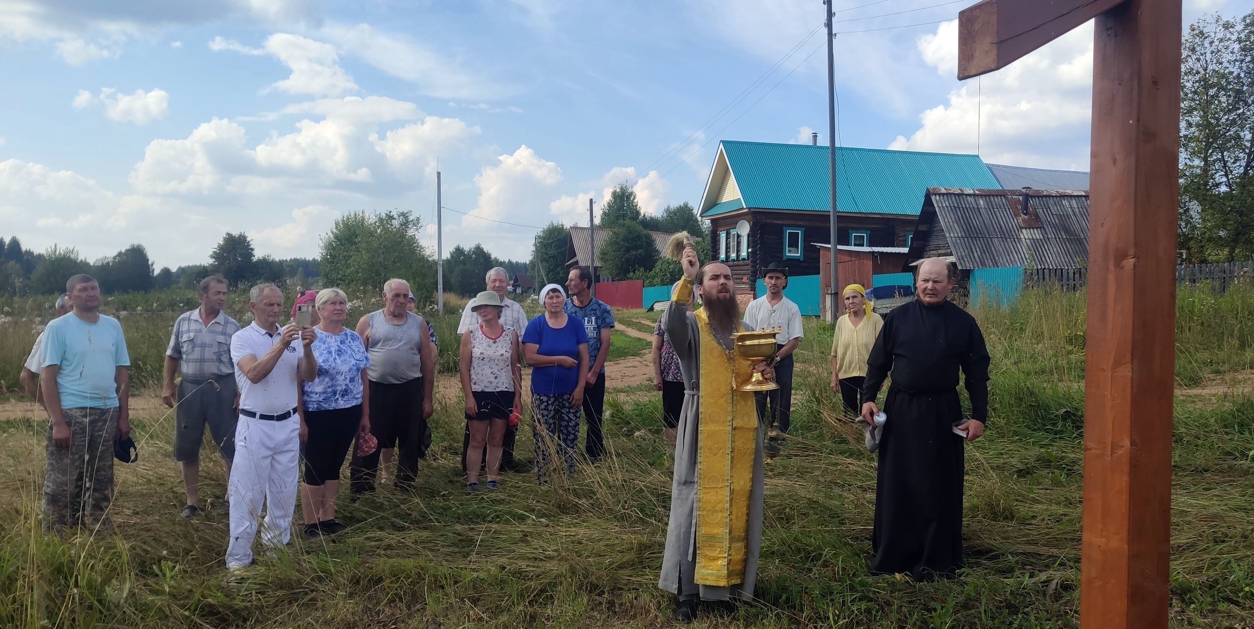 Поклонный крест освятили в деревне Порва в Удмуртии // ИА Сусанин -  проверенные новости Ижевска и Удмуртии, факты и описания событий.