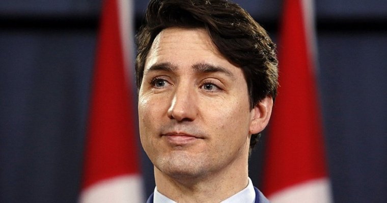В премьер-министра Канады Трюдо швырнули камень