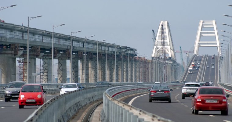Движение грузового транспорта откроют на Крымском мосту 1 октября