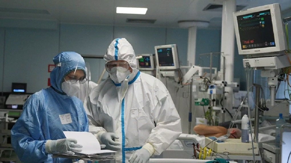 В России изменили размер коронавирусных выплат медикам