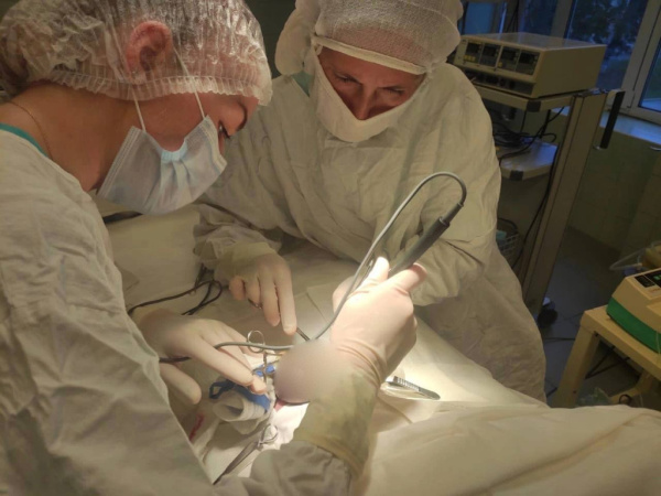Хирурги Ижевска прооперировали новорождённого с редкой патологией
