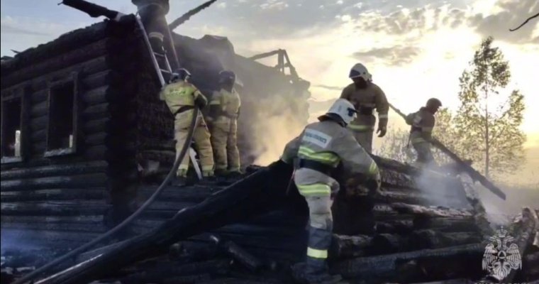 Пять домов сгорели в деревне Якшур-Бодьинского района из-за жары
