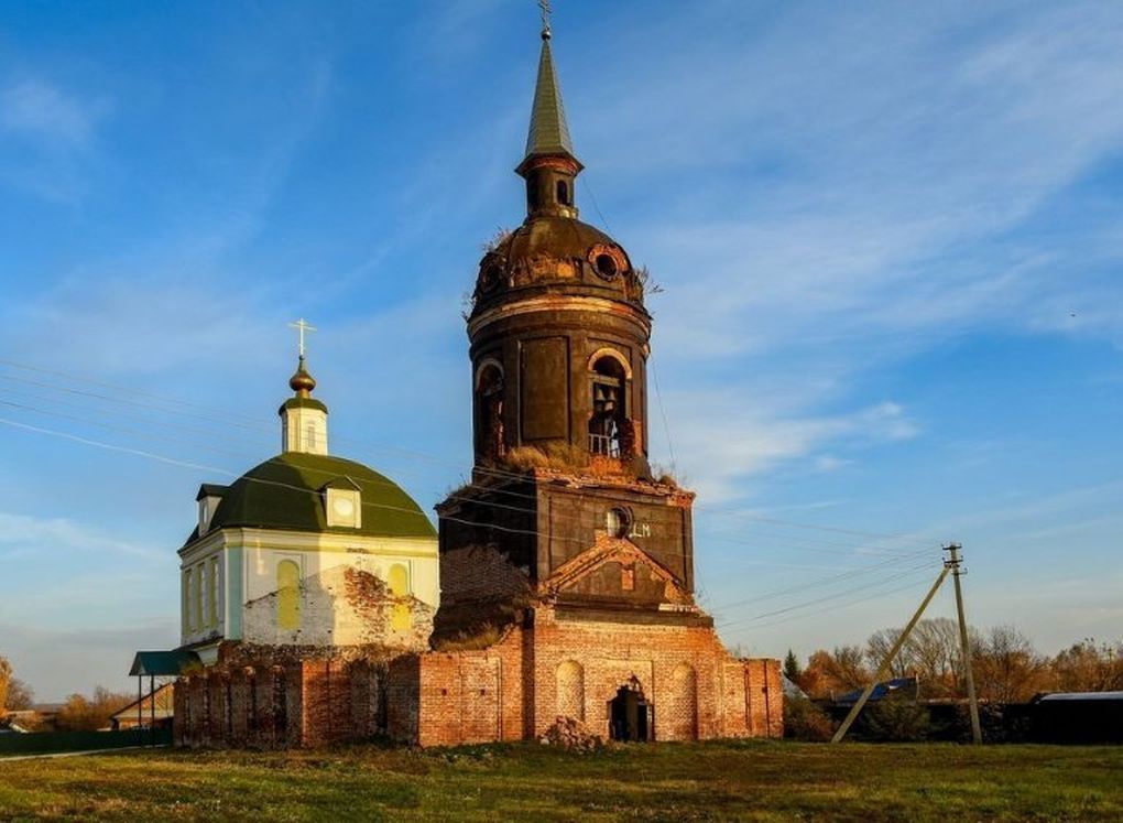 Священник в Удмуртии пошёл по миру