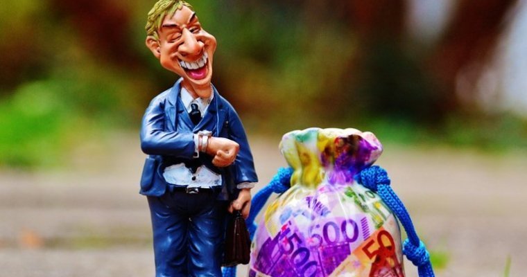 В Москве арестовали коллекцию элитных часов и 3 млн рублей бывшего замглавы ФСИН