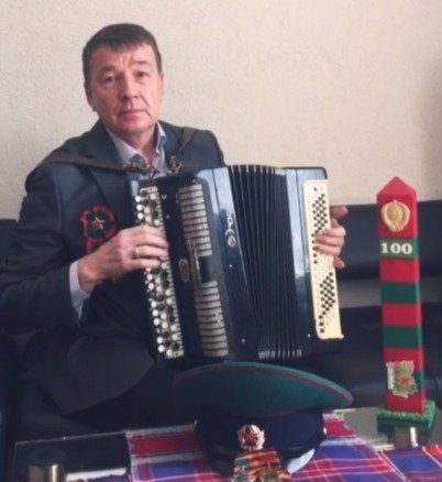 Министр культуры Удмуртии  спел песню для пограничников