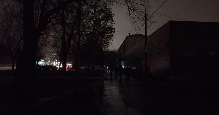 Причиной отключения электроэнергии в районе Буммаша в Ижевске стало повреждение силового кабеля