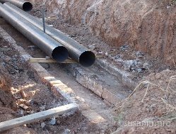 Ремонт повреждённого водопровода на улице Баранова в Ижевске обещают закончить 30 декабря