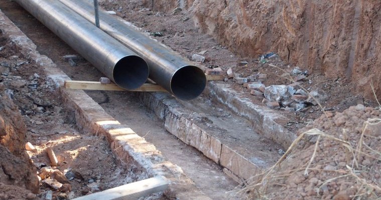 Ремонт повреждённого водопровода на улице Баранова в Ижевске обещают закончить 30 декабря