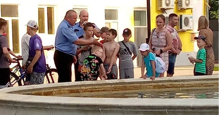 Ребёнок пострадал, купаясь в новом фонтане Сарапула