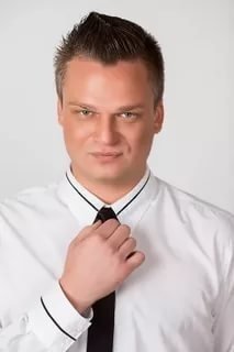 Шоумена в Ижевске объявили в розыск за неуплату алиментов