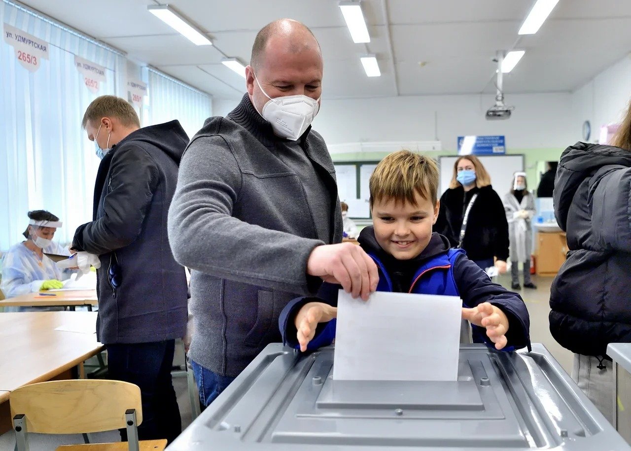 

Сергей Смирнов отметил высокую активность жителей Удмуртии на выборах в Госдуму

