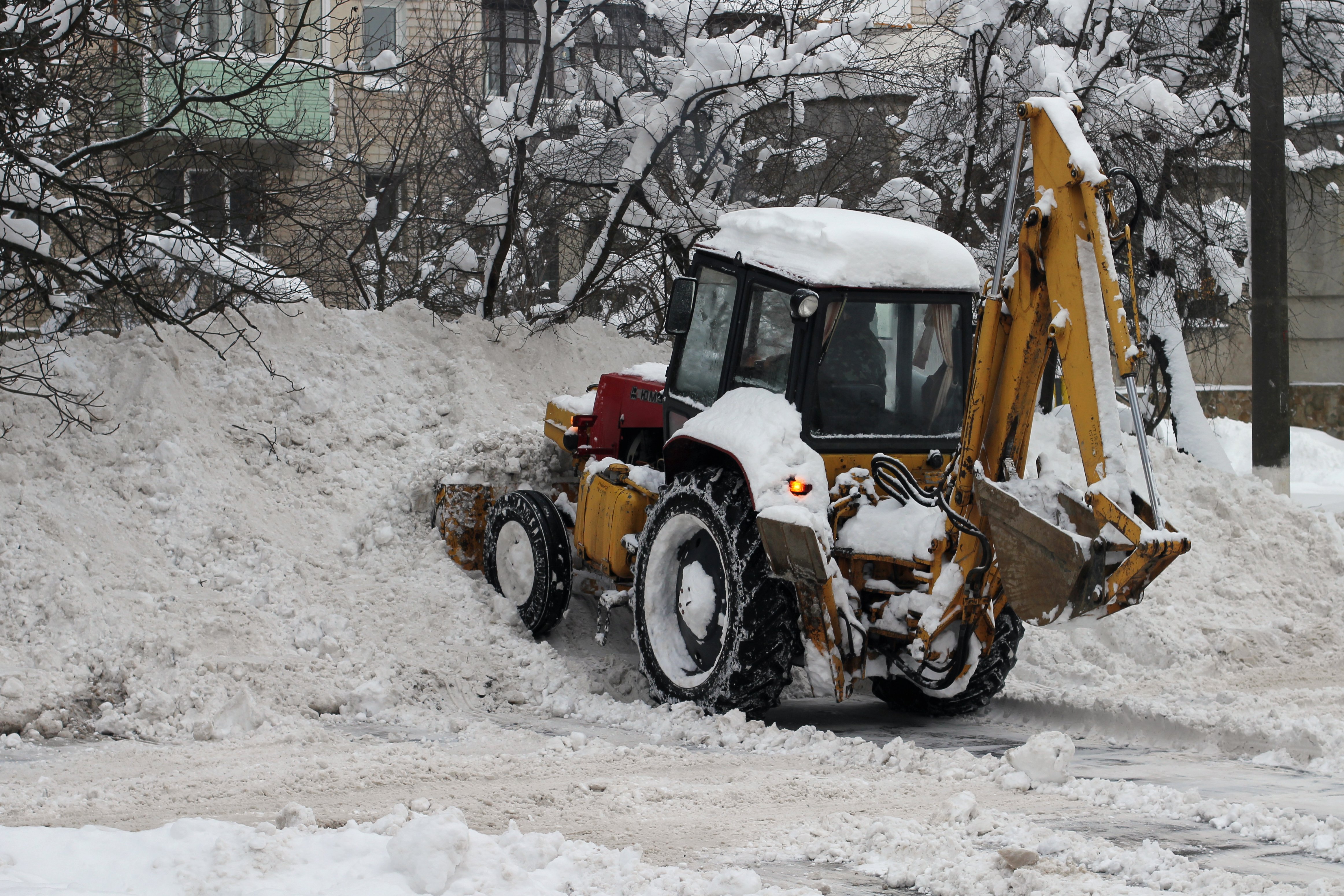 Не убиравшие снег во дворах управляющие компании в Ижевске могут лишиться лицензий