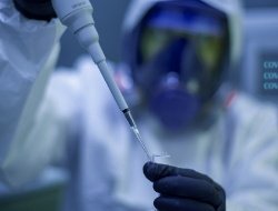 Дональд Трамп объявил о начале вакцинации от коронавируса в США
