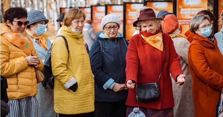 Пенсионеры Удмуртии в течение двух месяцев принимали участие в фестивале «Яркие краски осени жизни» 