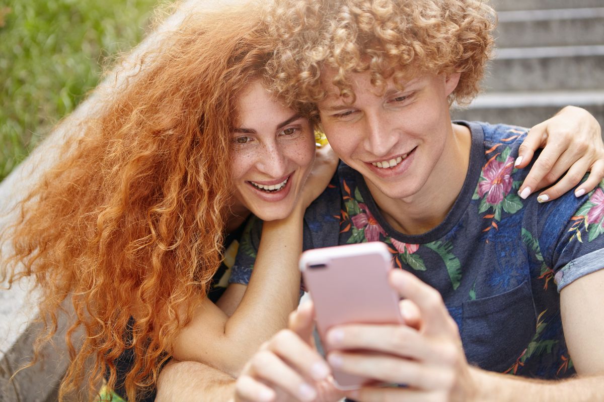 билайн перезапустил «план б.» с доступом к нейросетям и Telegram Premium