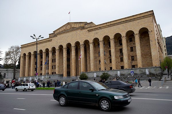 «Грузинская мечта» победила в 48 из 50 округов на парламентских выборах