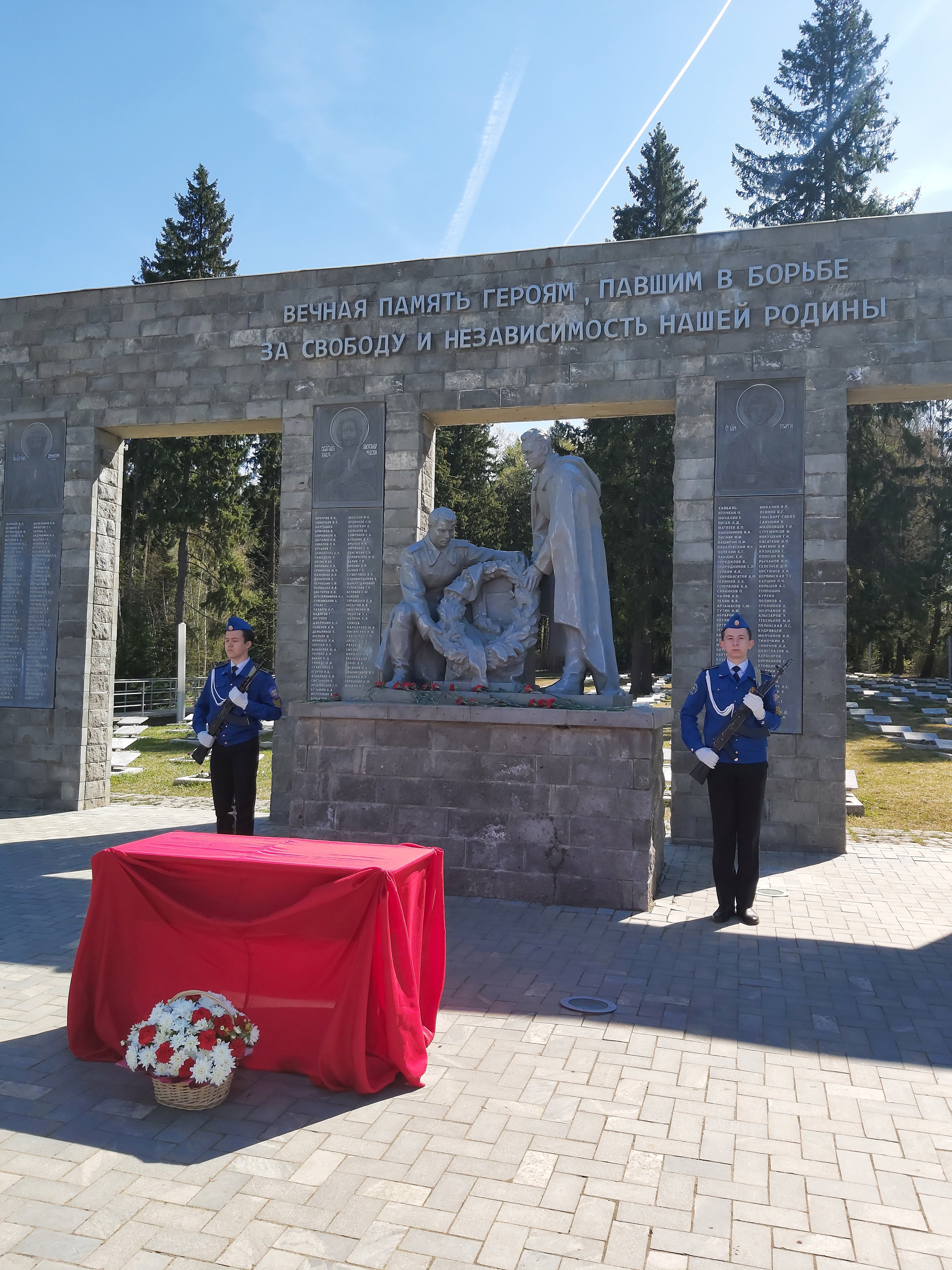 

На Северном кладбище Ижевска предали земле останки Николая Пасынкова, погибшего в 1942 году

