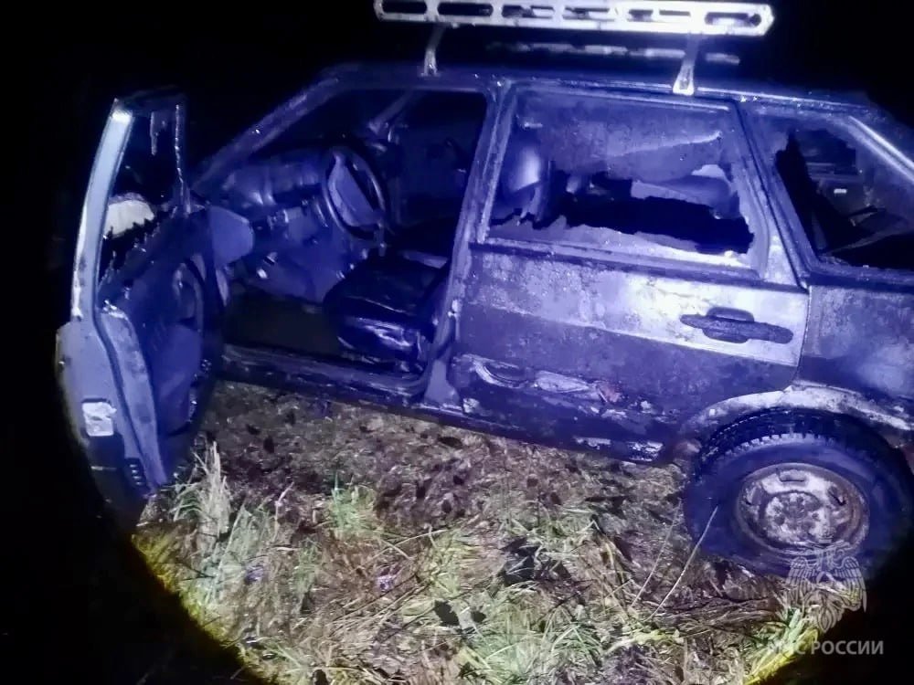 В Малопургинском районе автомобиль загорелся во время ремонта