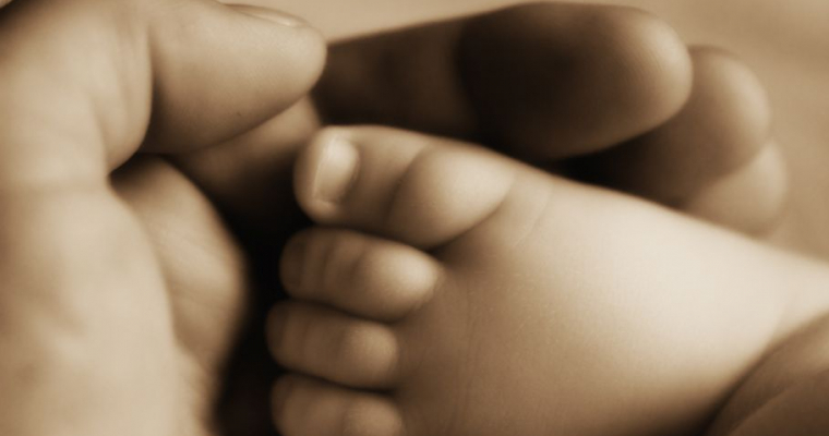В Ижевске спасли двухлетнего ребенка, чья мама умерла 5 дней назад от пневмонии
