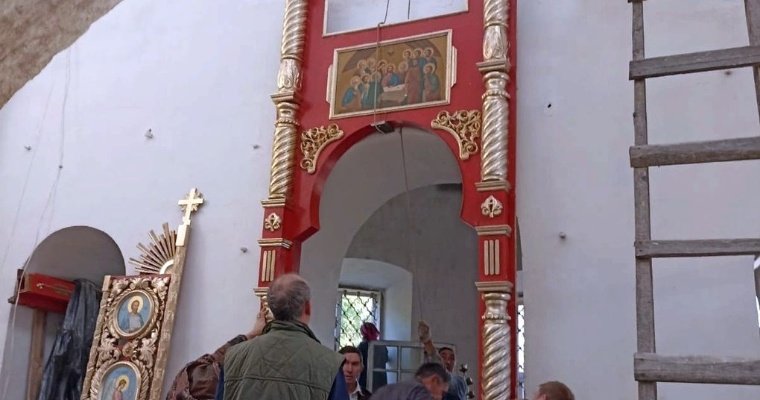 В церкви Рождества Христова в удмуртском селе Мещеряково установили иконостас