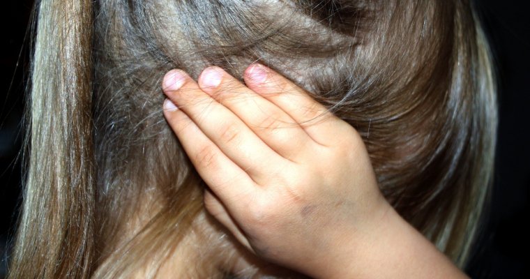 Жительницу Удмуртии обвинили в избиении 3-летней дочери