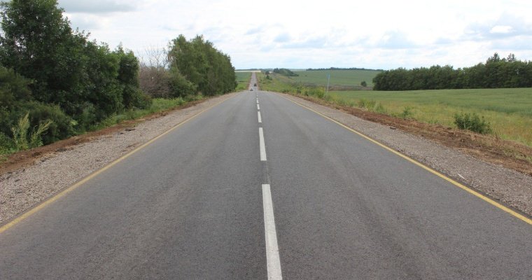 В Алнашском районе отремонтировали разбитую дорогу на границе с Татарстаном