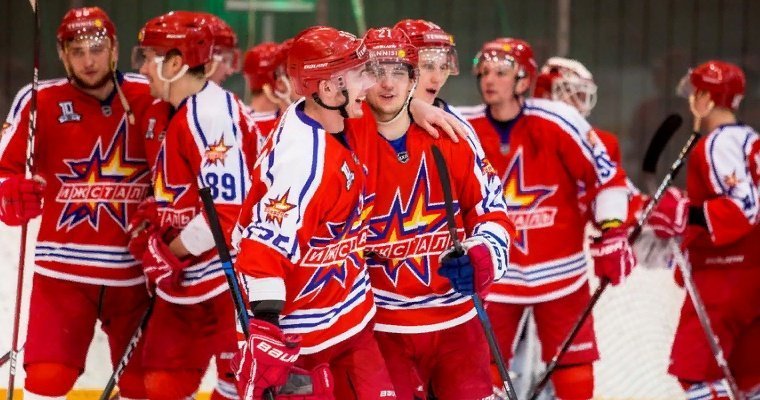 Хоккеисты клуба «Ижсталь» разгромили красноярский «Сокол»