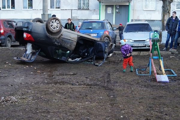 Картина дня в Удмуртии: «перевертыш» на детской площадке и пропавший мальчик