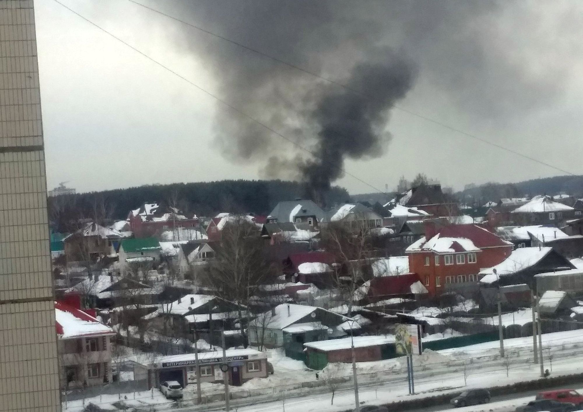 Частный дом горит в Восточном посёлке Ижевска