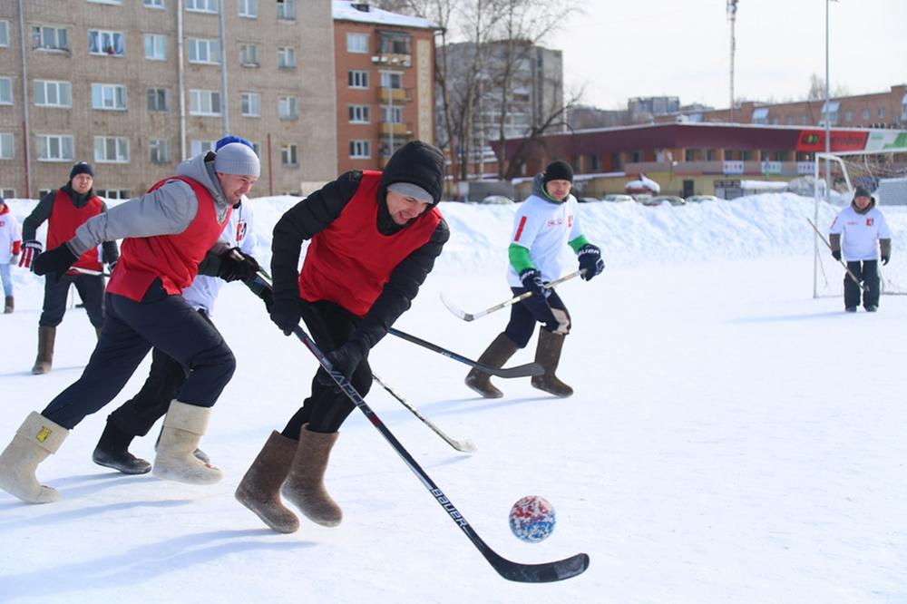 

Кубок главы города по хоккею на валенках разыграли в Ижевске

