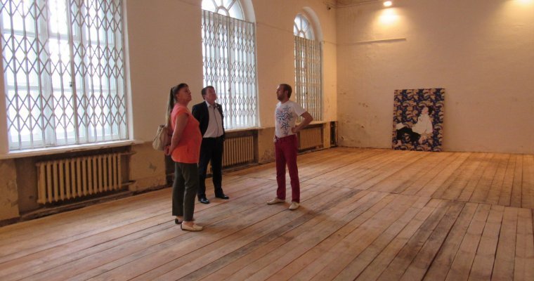 Пострадавший от потопа выставочный зал музея ИЗО отремонтируют в Ижевске