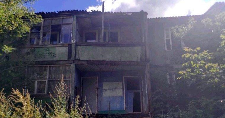 Два аварийных многоквартирных дома снесут в селе Сюмси до конца июня
