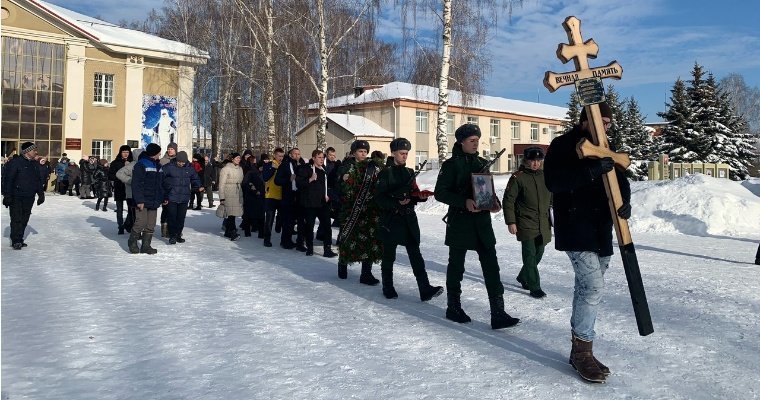 В Алнашском районе простились с погибшим на СВО ефрейтором Александром Широбоковым 