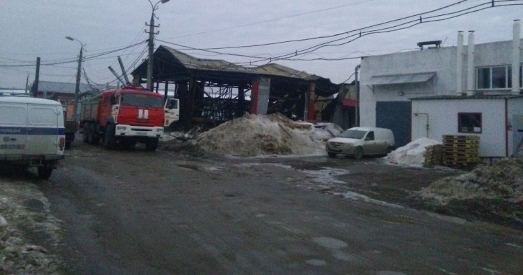 Очевидцы: один человек погиб во время пожара в Ижевске
