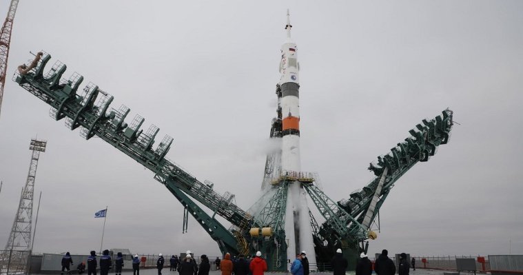 Россия отправила на МКС корабль «Союз» с японскими космическими туристами 