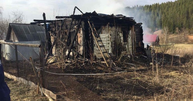 Три человека погибли при пожаре в Удмуртии