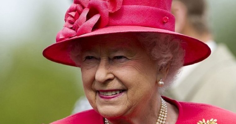 Елизавета II пожаловалась на испорченный Трампом газон