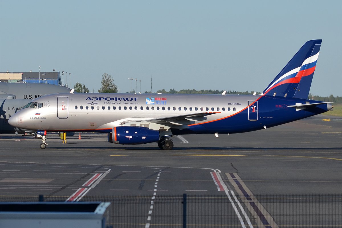Самолет «Москва-Ижевск» вынужденно сел в Казани