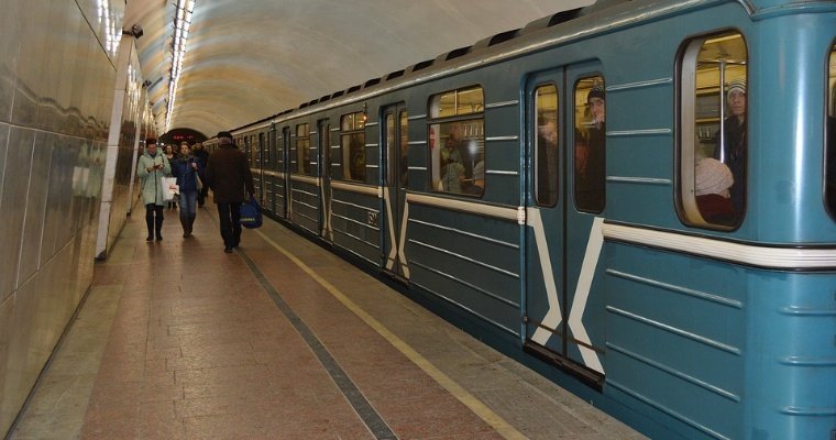 В метро Москвы начали списывать деньги за проезд по скану лица