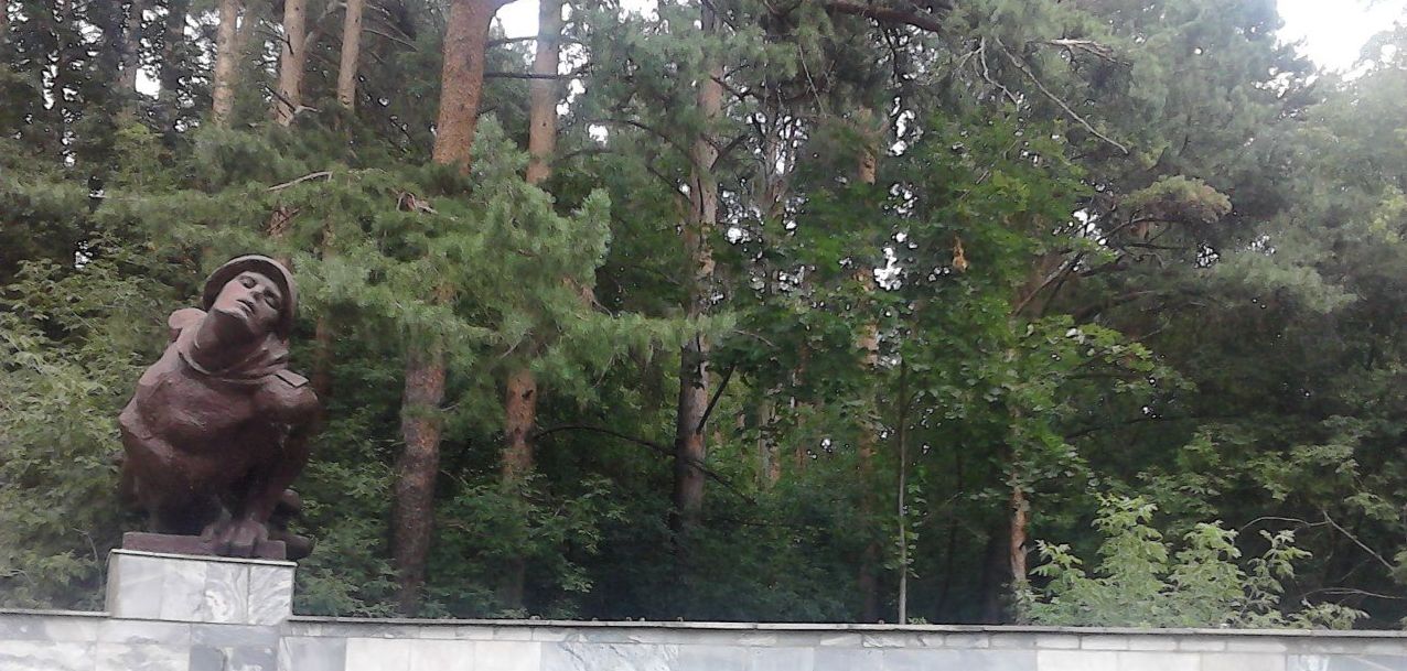 Итоги дня: реставрация воинского мемориала в Ижевске и ситуация на рынке труда Удмуртии