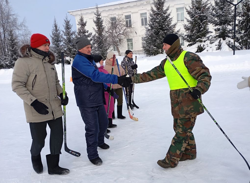 Матч по хоккею на валенках впервые прошёл в удмуртском Киясово